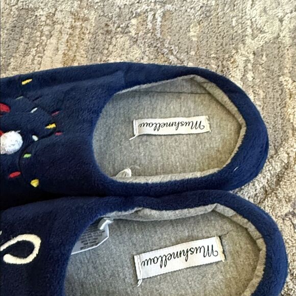 Mushmellow Kids Blue Santa Claws Slippers 7/8 M NWOT - Picture 4 of 6